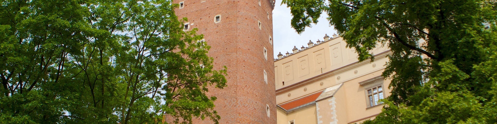 Planty Park which includes chateau or palace and heritage architecture