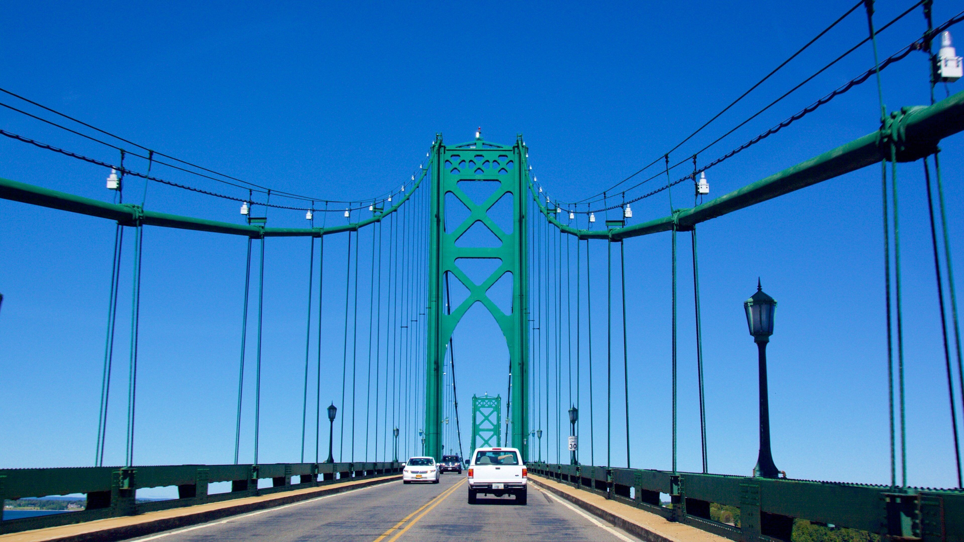 Newport Bridge som omfatter en bro