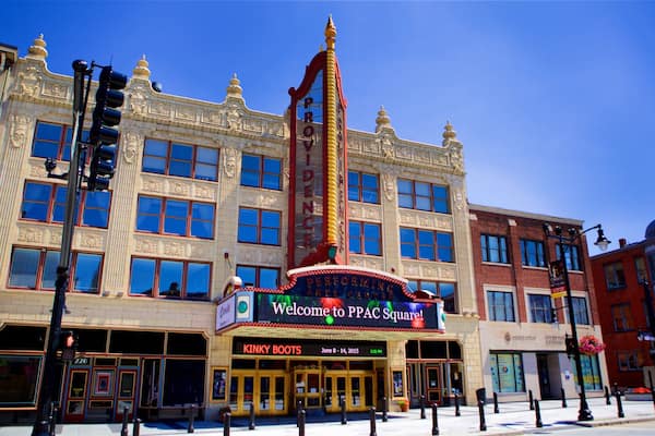 Providence Performing Arts Center mettant en vedette signalisation et patrimoine historique