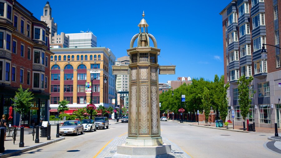 Providence Performing Arts Center que incluye escenas urbanas