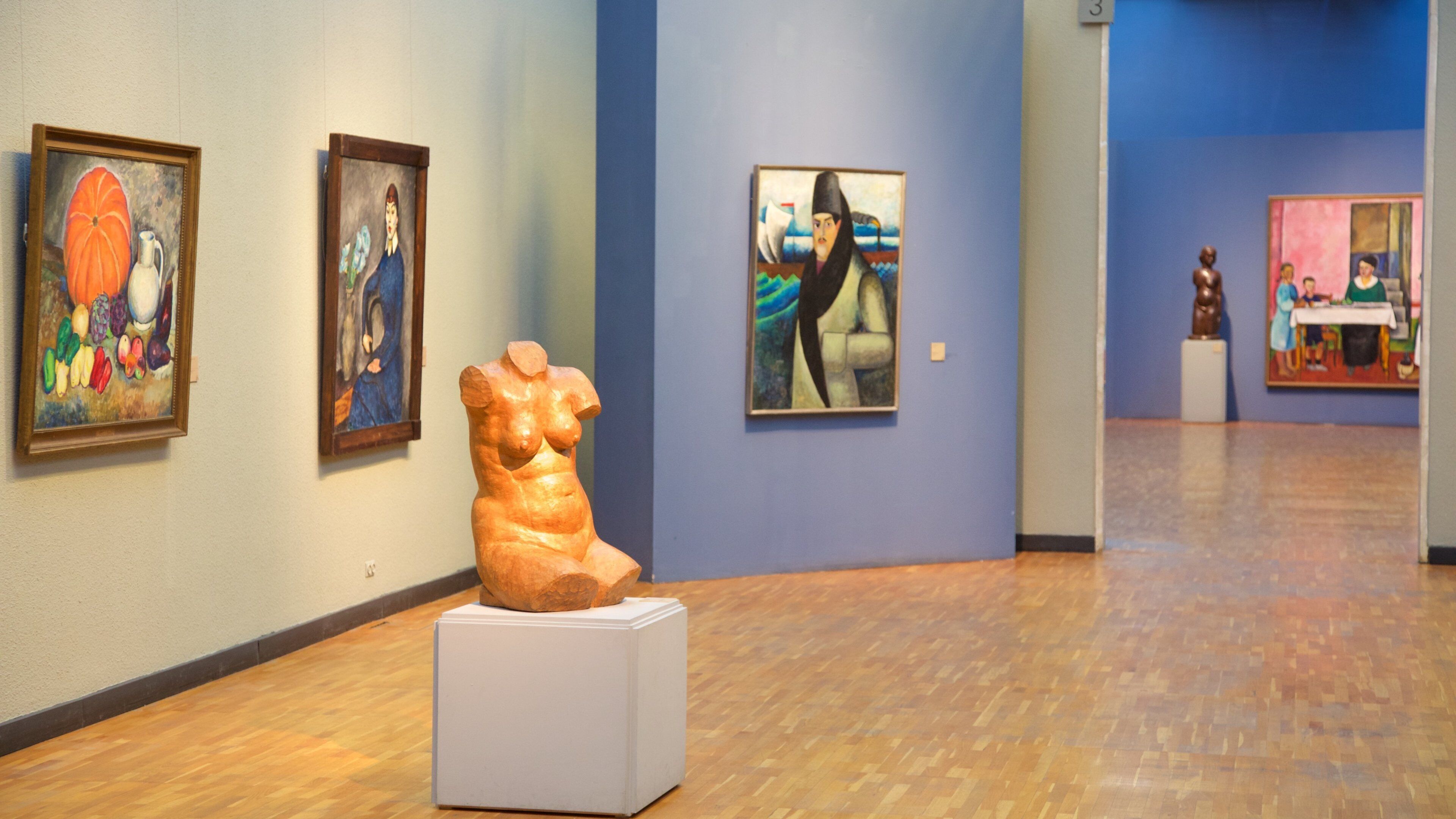 New Tretyakov Gallery - Museum of Modern Art showing art