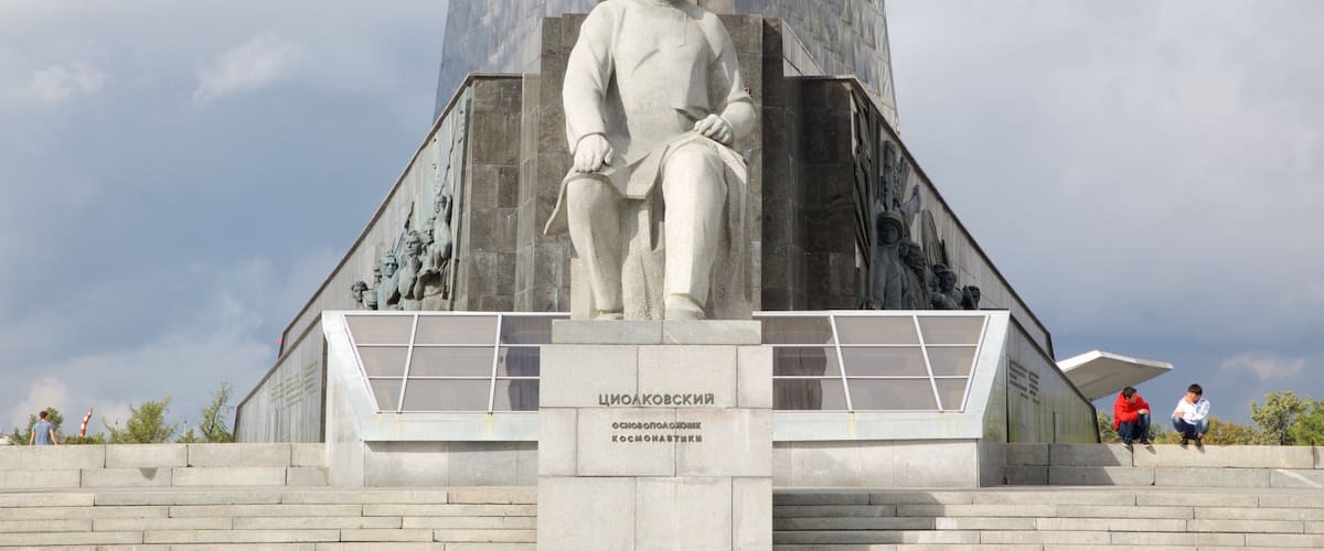 Monument to the Conquerors of Space featuring a monument