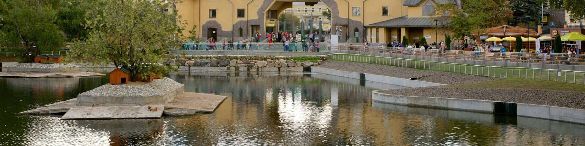 Moscow Zoo showing a pond and zoo animals