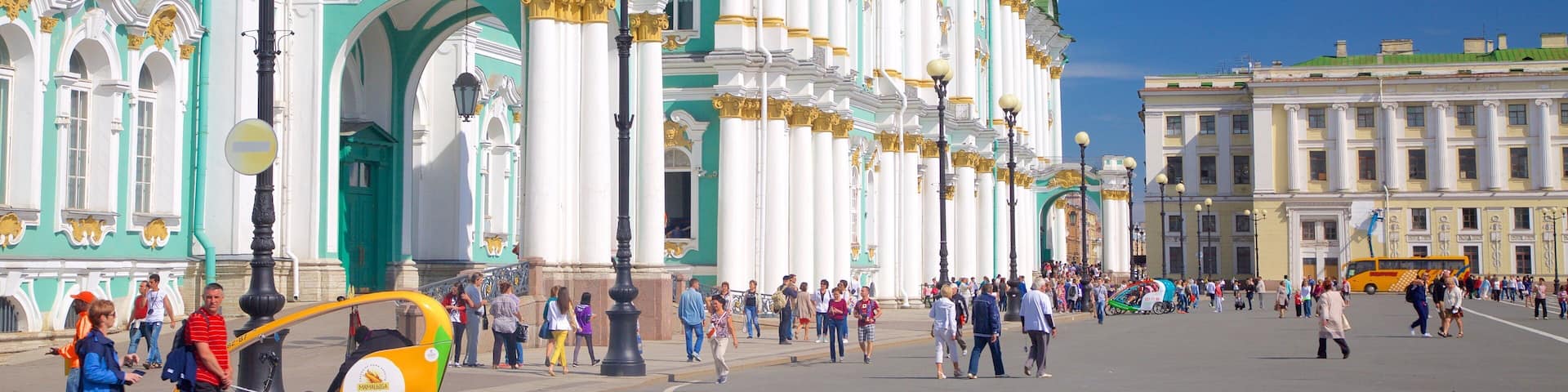 Hermitage showing heritage architecture and a square or plaza