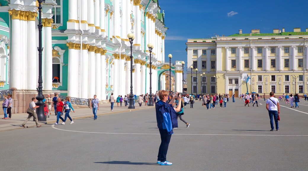 Hermitage showing heritage architecture and a square or plaza