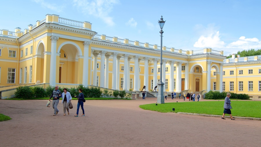 Alexanderpladsen som viser historiske bygningsværker