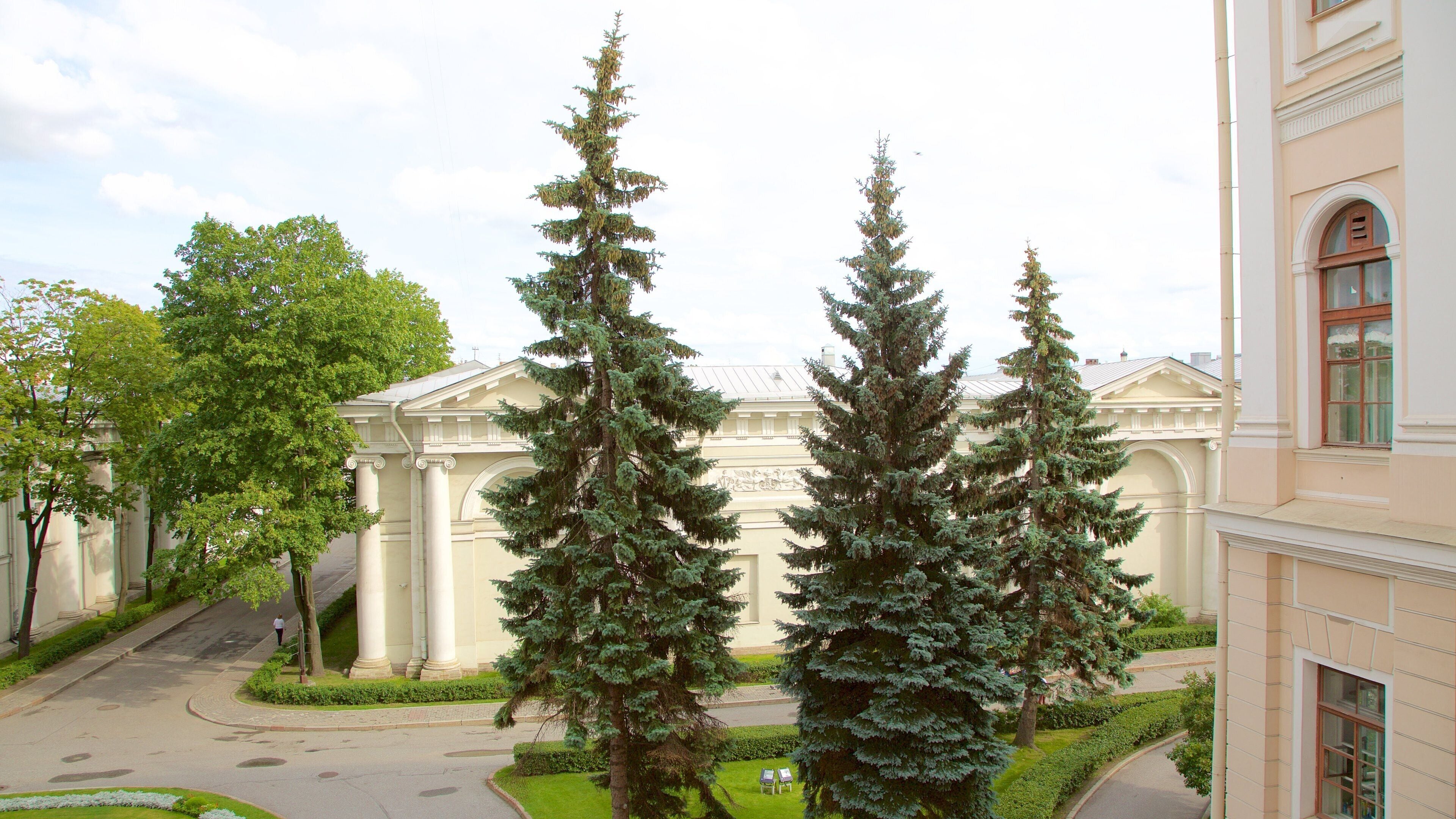 พระราชวัง Anichkov แสดง สวน