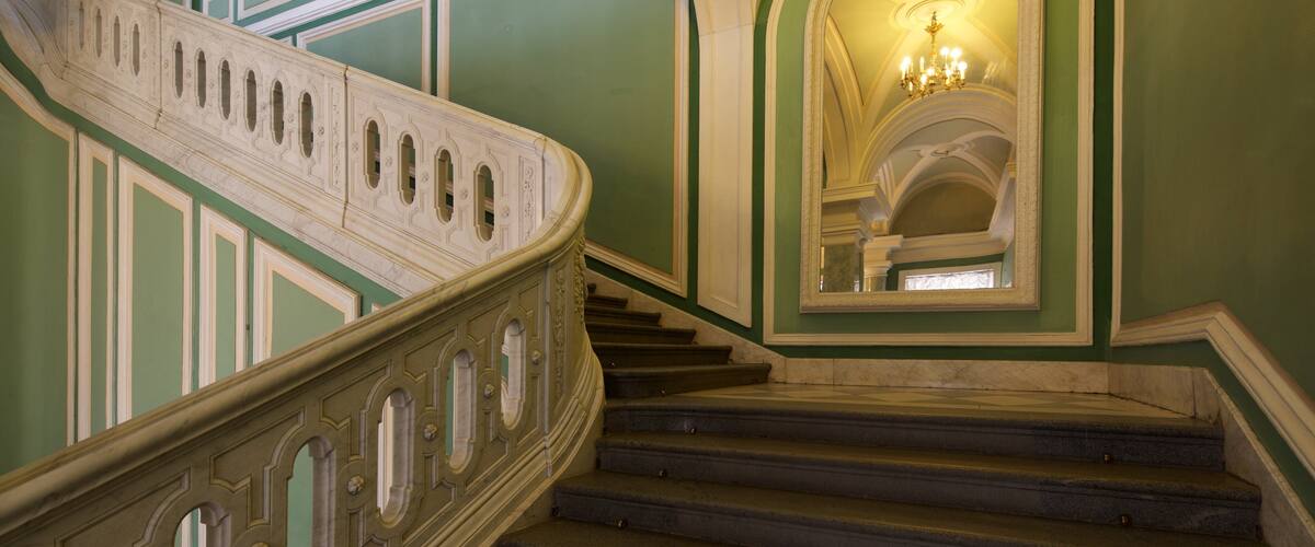 Palácio Anichkov que inclui um pequeno castelo ou palácio e vistas internas