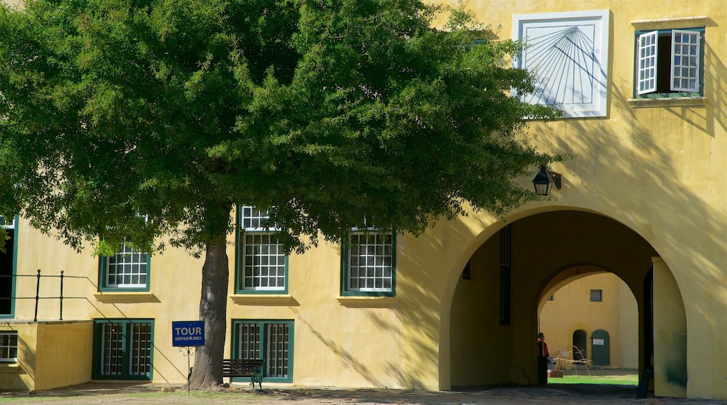 Castle of Good Hope which includes chateau or palace
