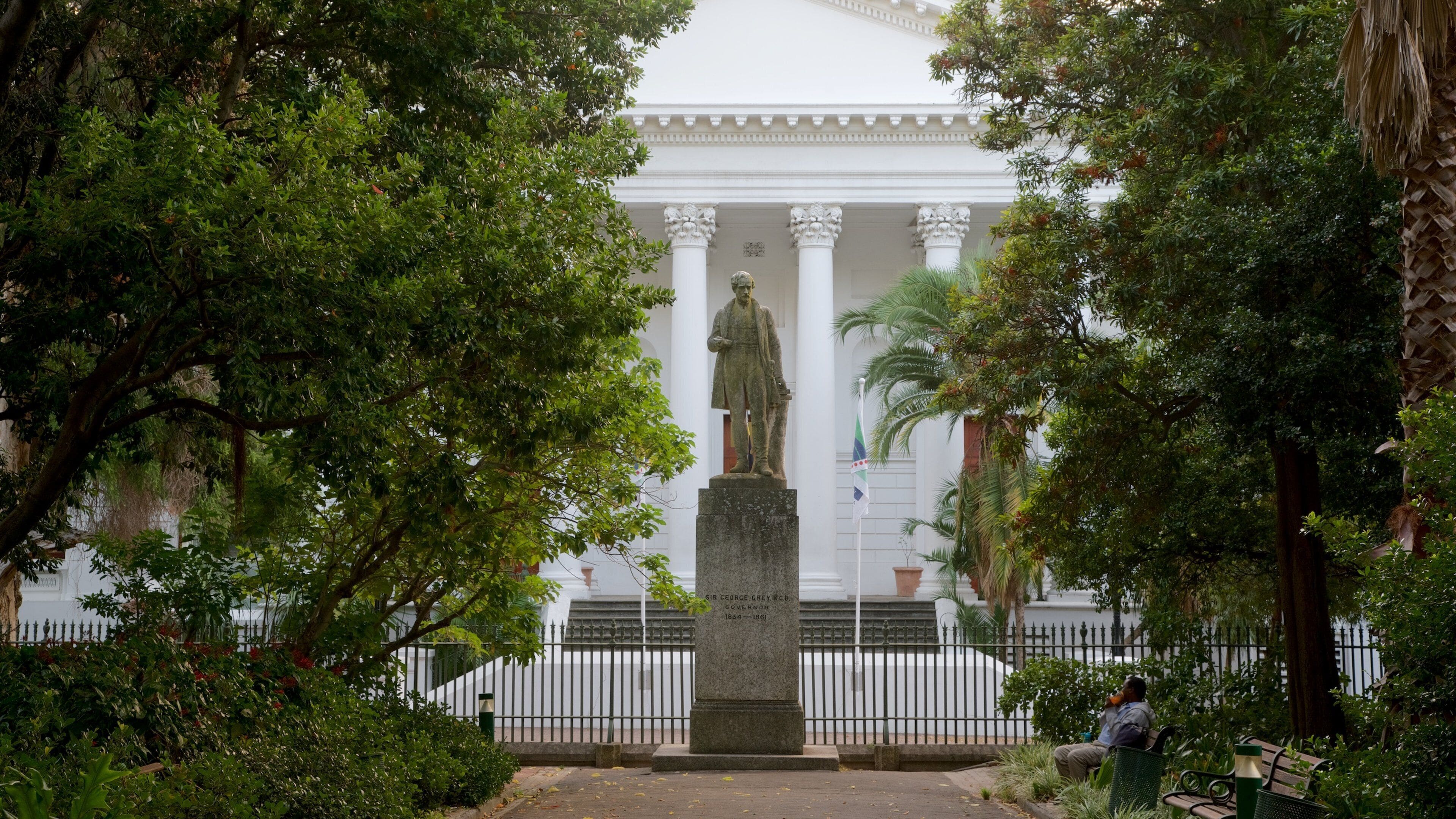 Company Gardens showing a park and signage