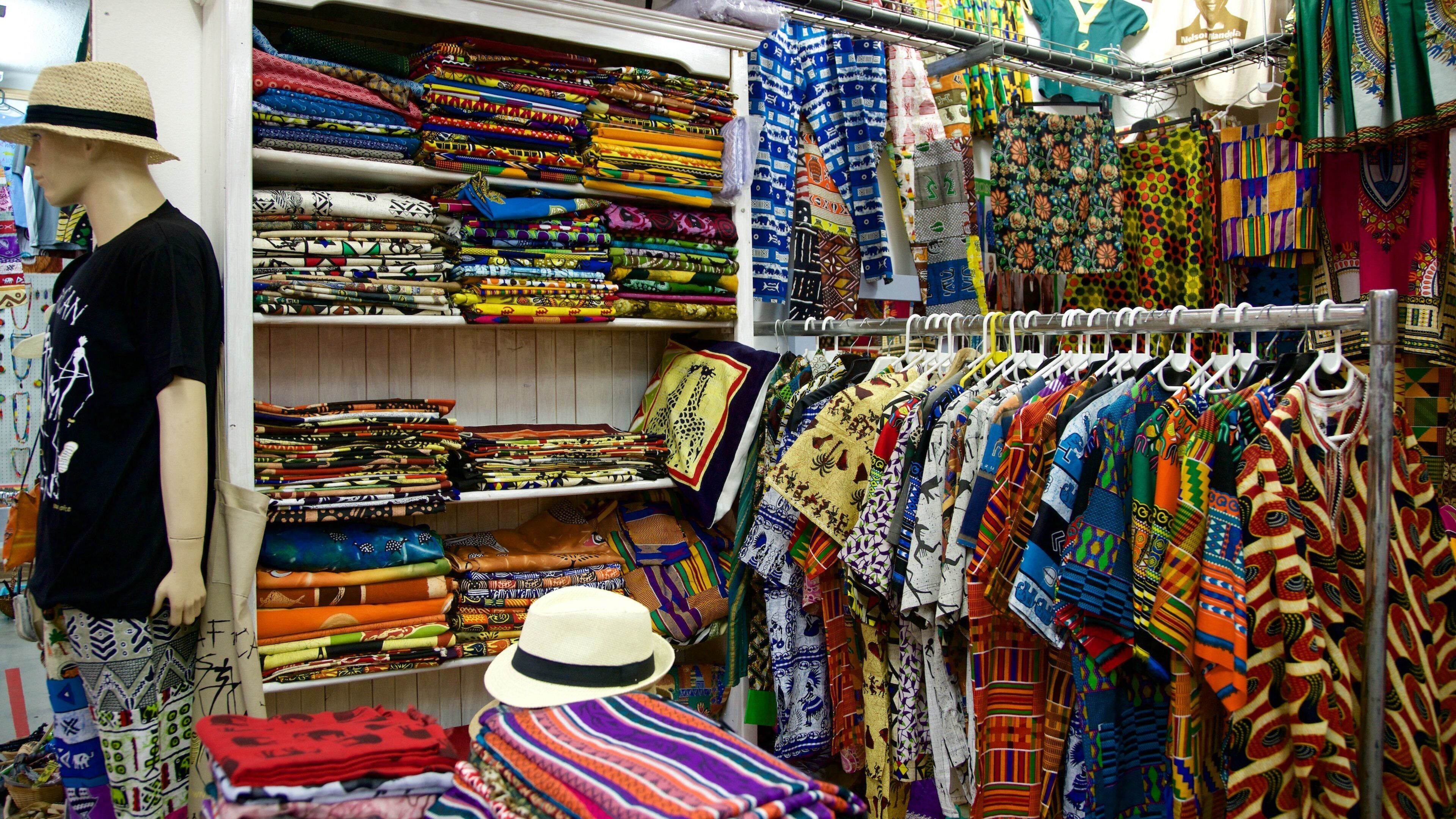 Long Street mostrando compras e vistas internas