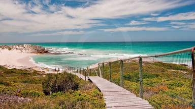 Recommended by the lady boss at our accomodation, this place was an unexpected visit and we were so glad to visit it. Beautiful sky and turquoise-looking sea. What better way to spend our holiday with surprises!