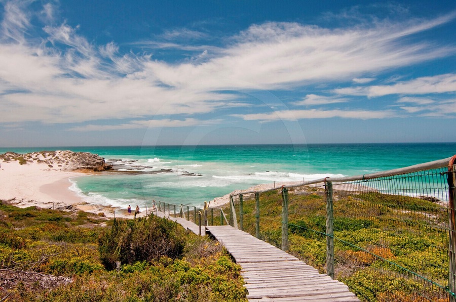 Recommended by the lady boss at our accomodation, this place was an unexpected visit and we were so glad to visit it. Beautiful sky and turquoise-looking sea. What better way to spend our holiday with surprises!