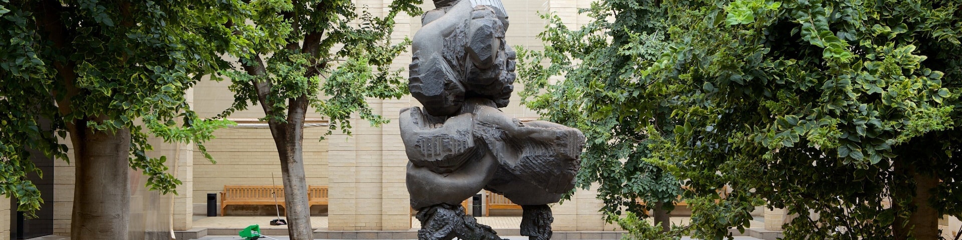 Johannesburg Art Gallery showing a statue or sculpture, outdoor art and art