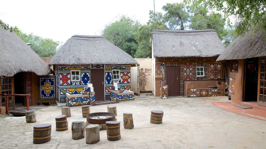 Lesedi Cultural Village showing indigenous culture and a small town or village