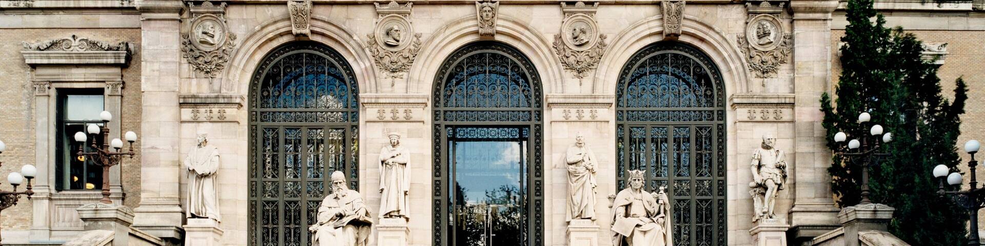 国立図書館 表示 遺跡, 行政建造物 と 像あるいは彫刻