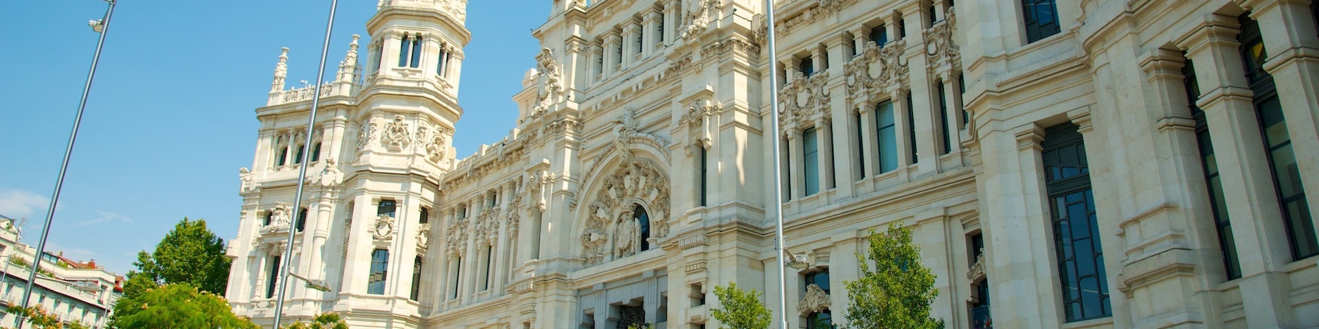 City Hall which includes heritage architecture and an administrative building
