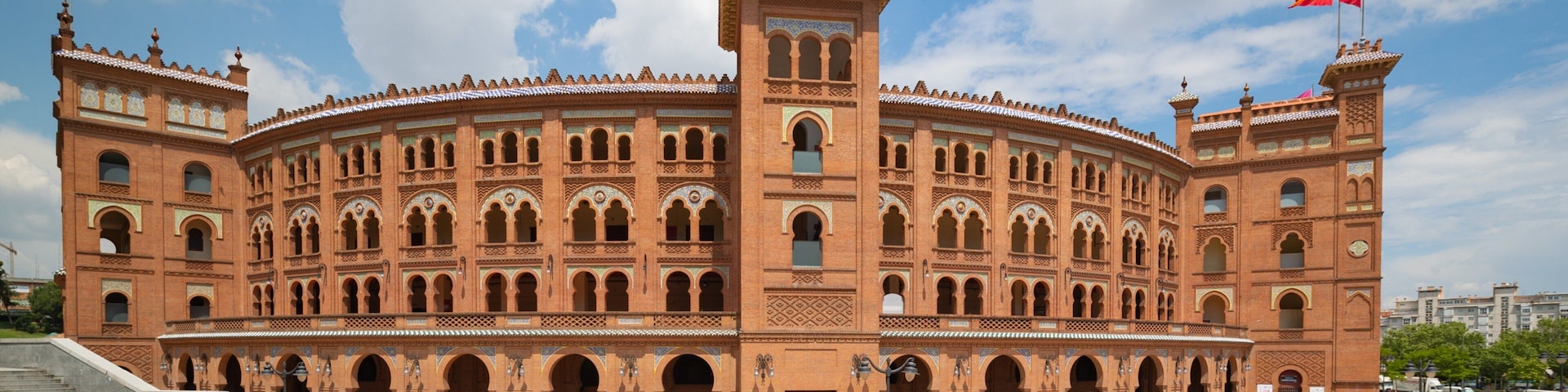 Las Ventas featuring heritage architecture and a square or plaza