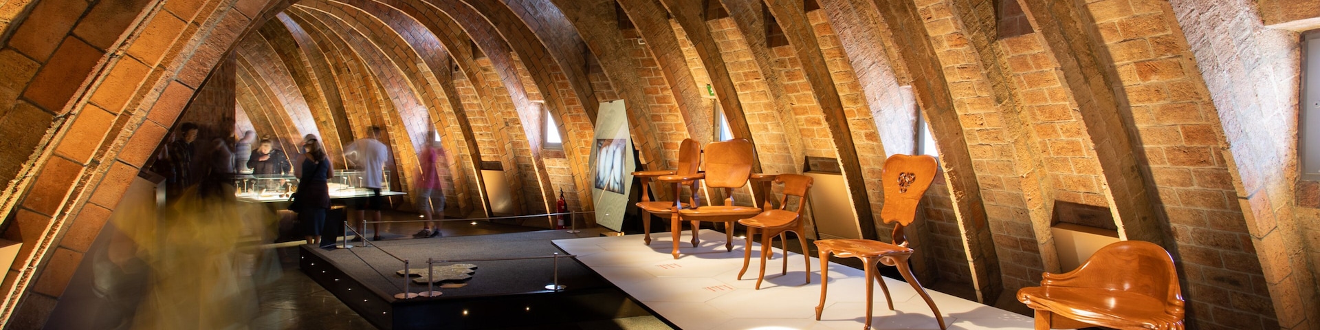 Casa Mila showing interior views