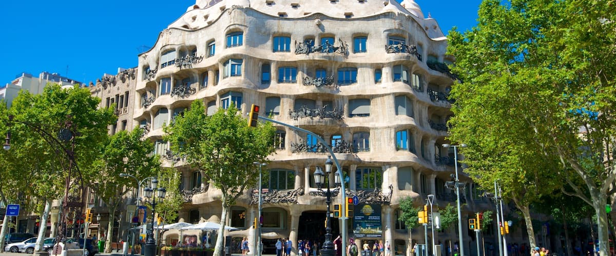 Casa Mila mit einem Straßenszenen, Stadt und moderne Architektur