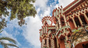Casa Vicens which includes modern architecture