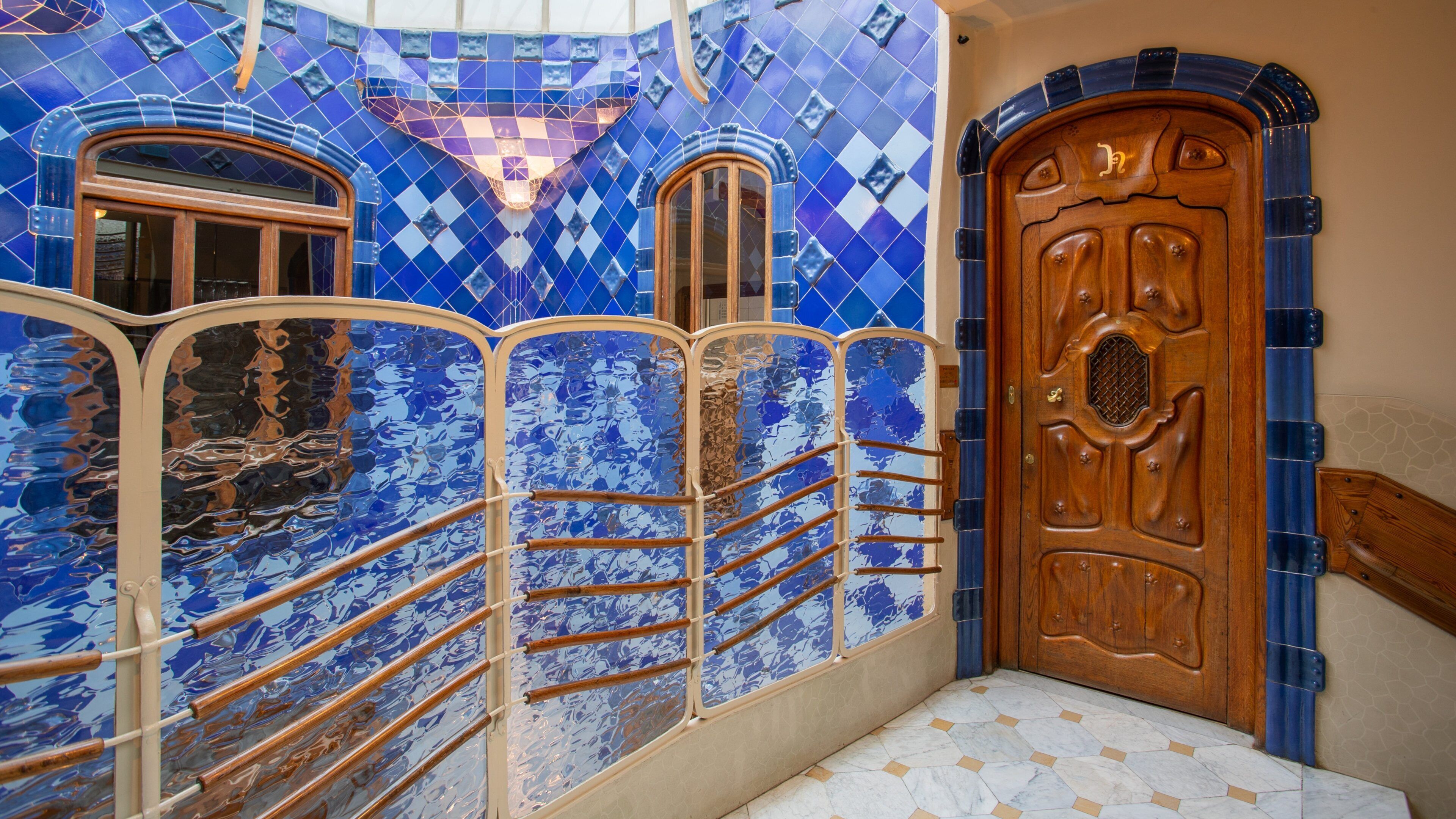 Casa Batllo showing interior views