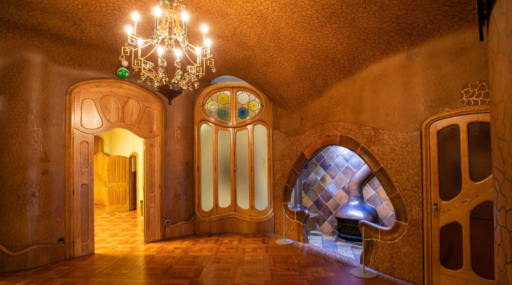 Casa Batllo featuring interior views