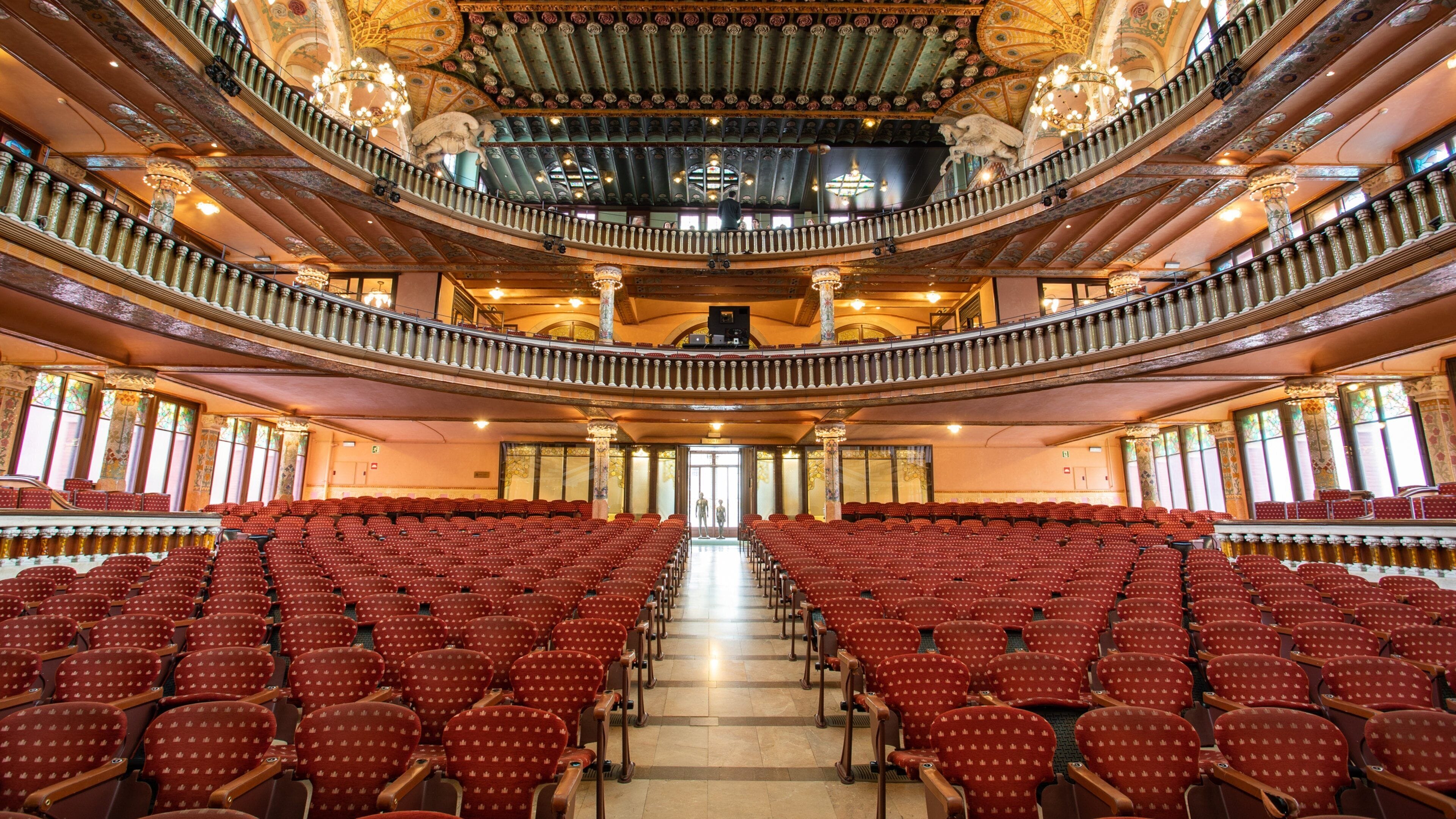Palau de la Musica Catalana featuring theater scenes, heritage elements and interior views
