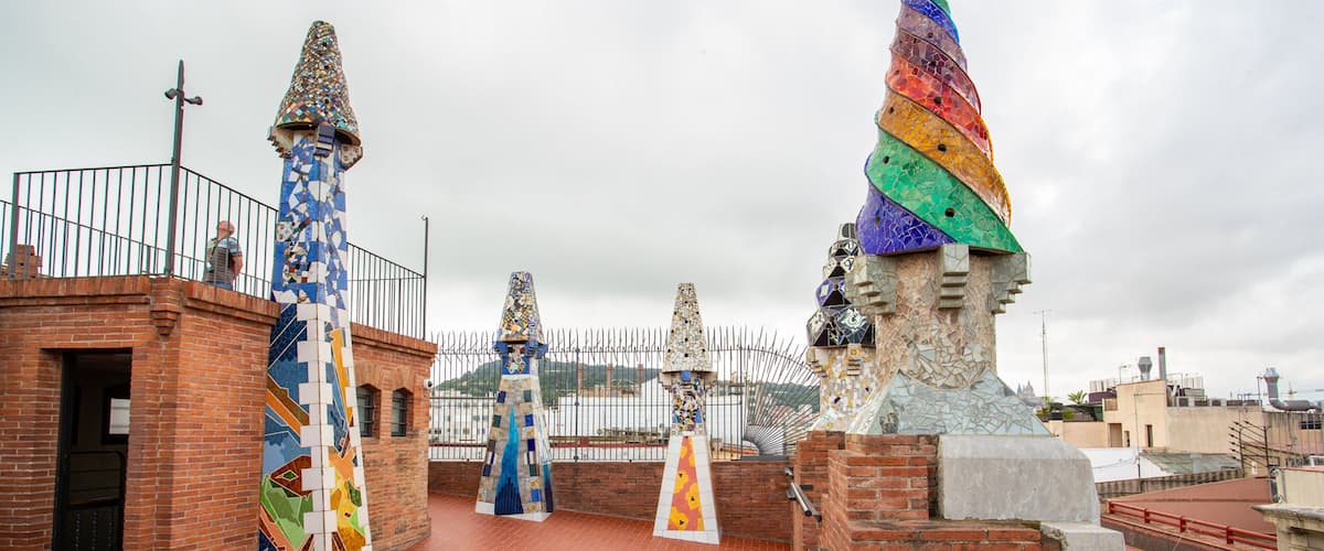 Palau Guell showing outdoor art
