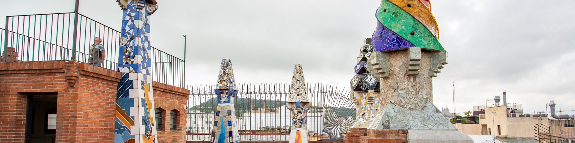 Palau Guell showing outdoor art