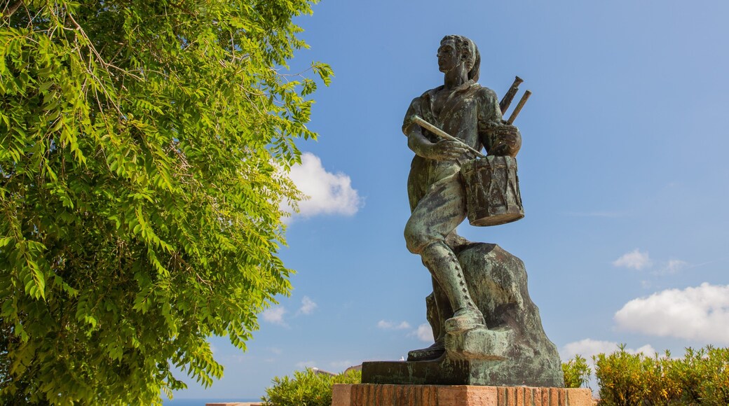 Montjuic Castle featuring a statue or sculpture