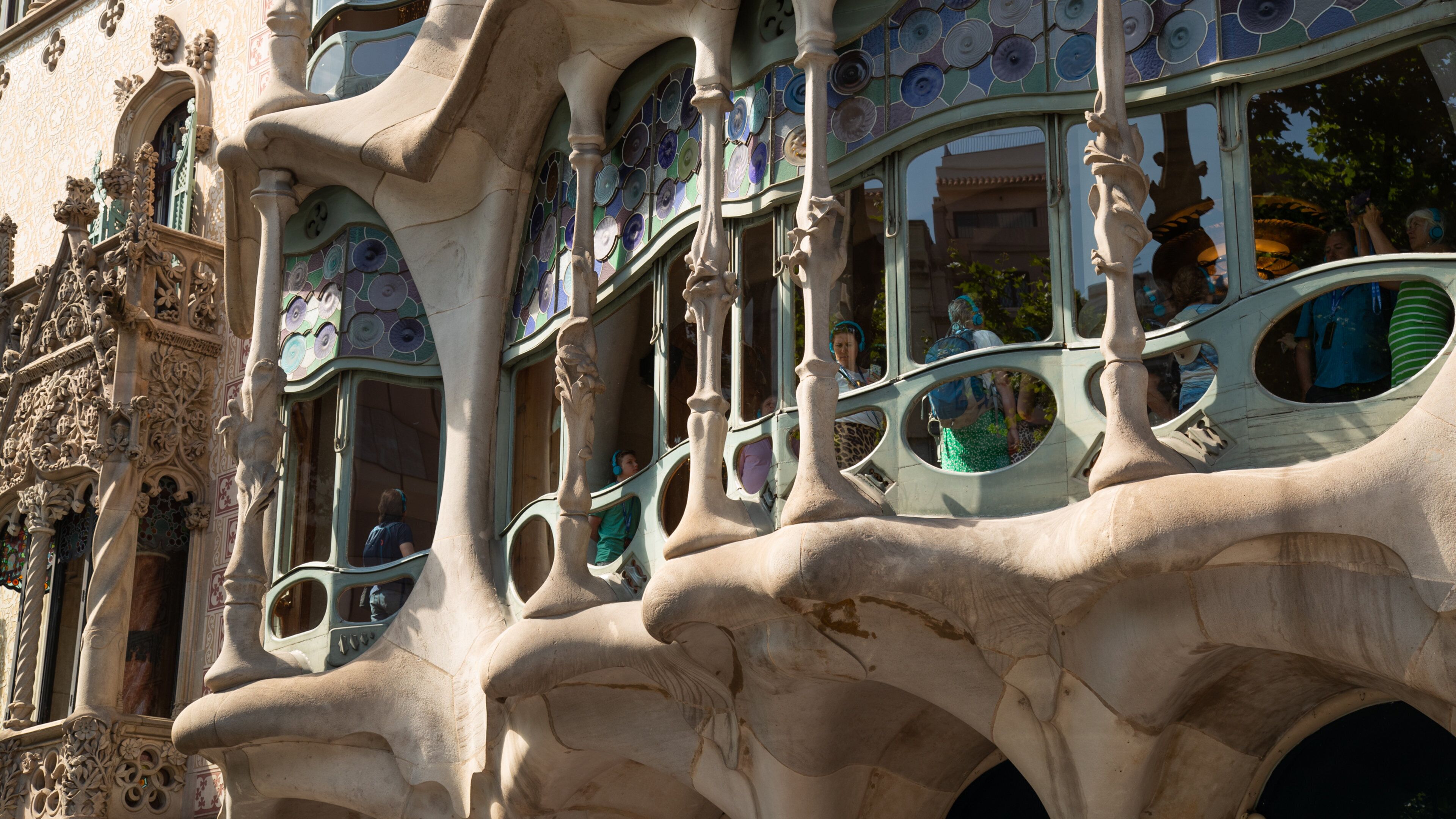 Casa Amatller showing modern architecture