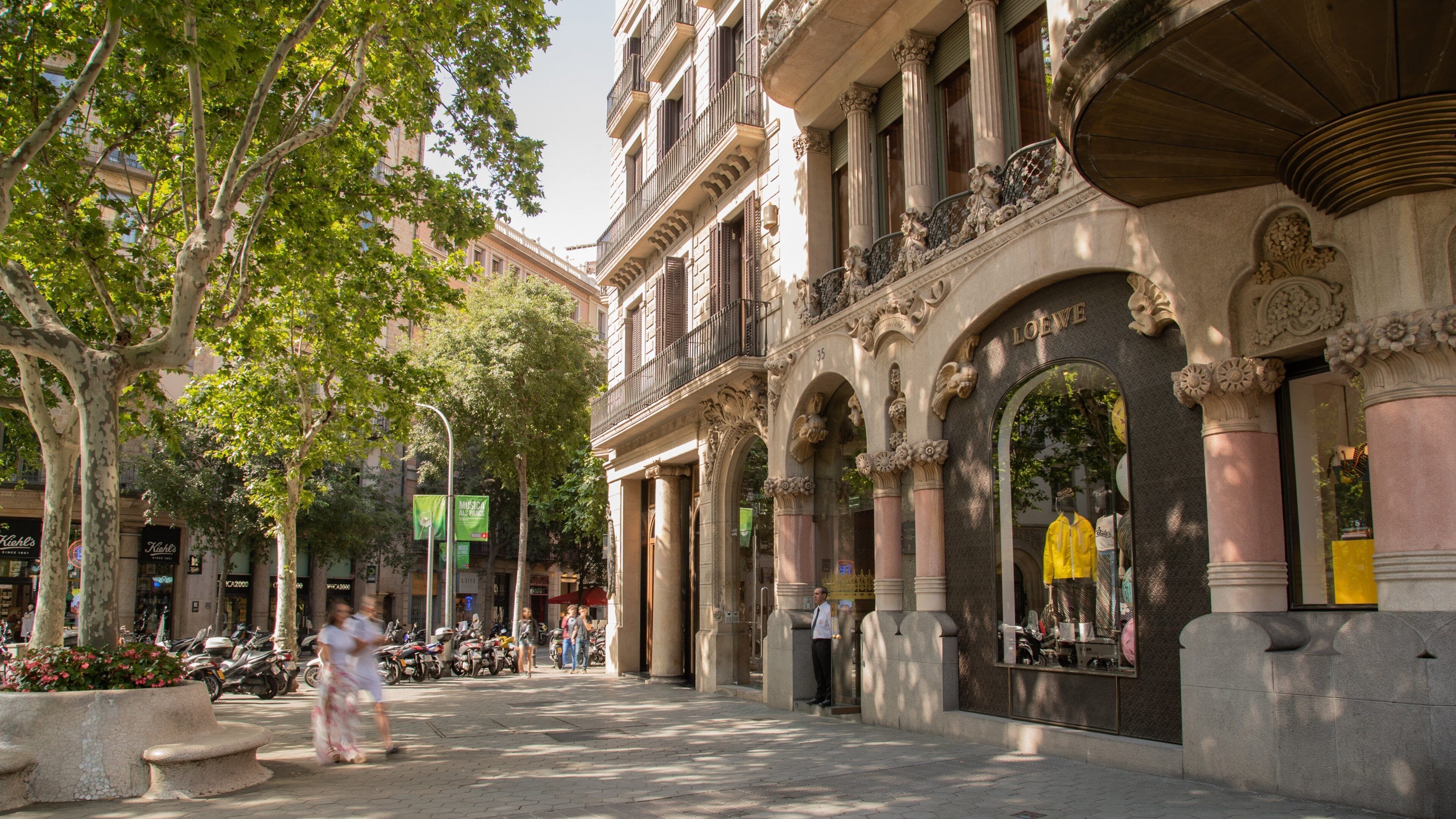 Casa Lleo-Morera which includes heritage elements