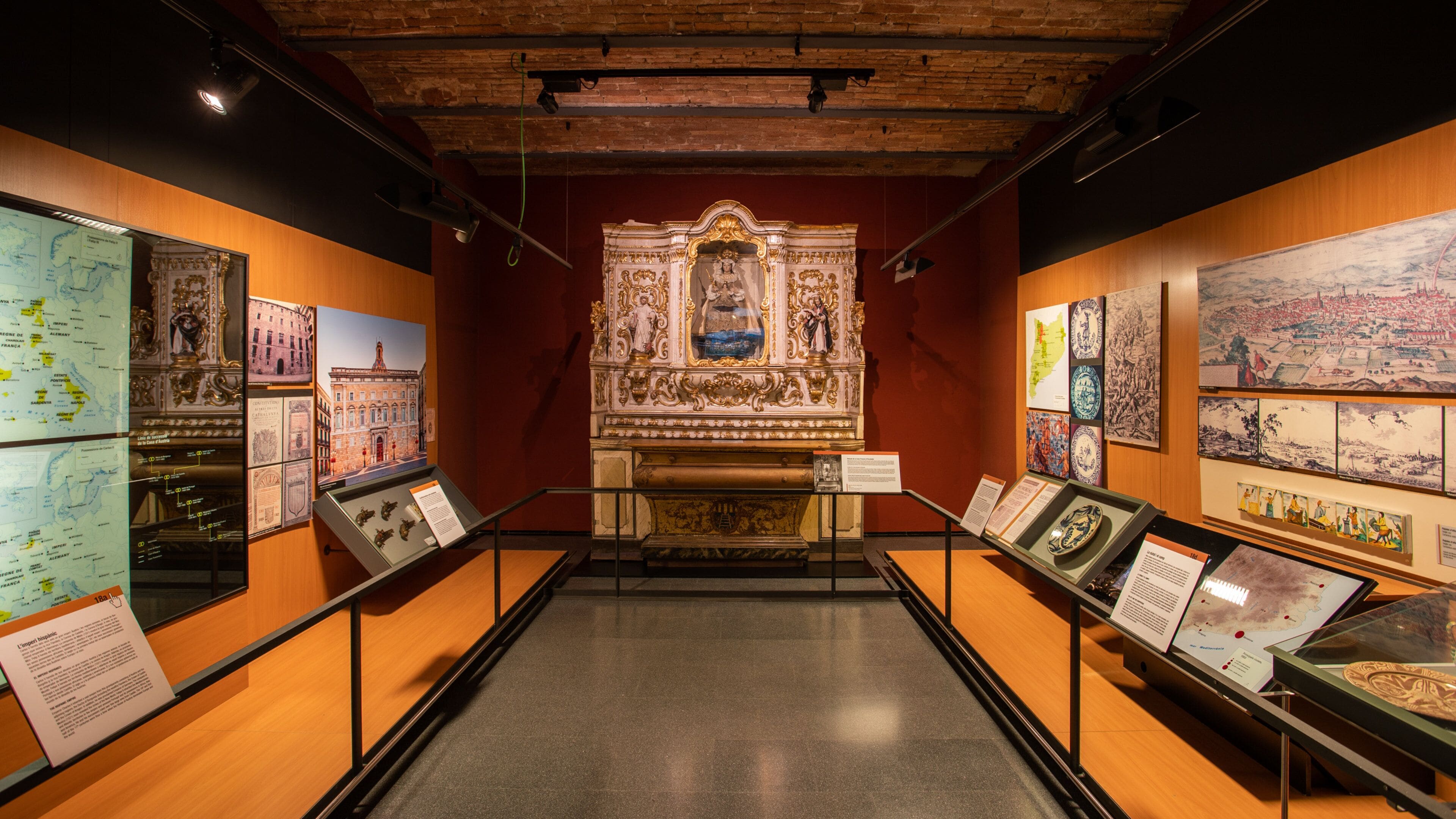 History Museum of Catalunya featuring interior views