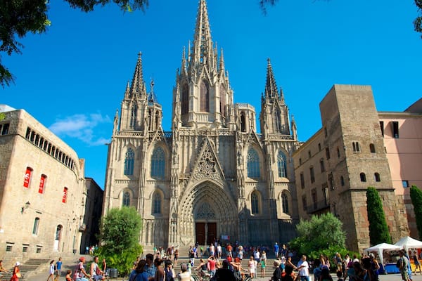 La Catedral Barcelona das einen historische Architektur, Kirche oder Kathedrale und religiöse Elemente