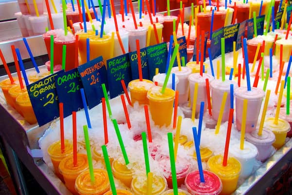 Mercat de la Boqueria mit einem Märkte und Drinks oder Getränke