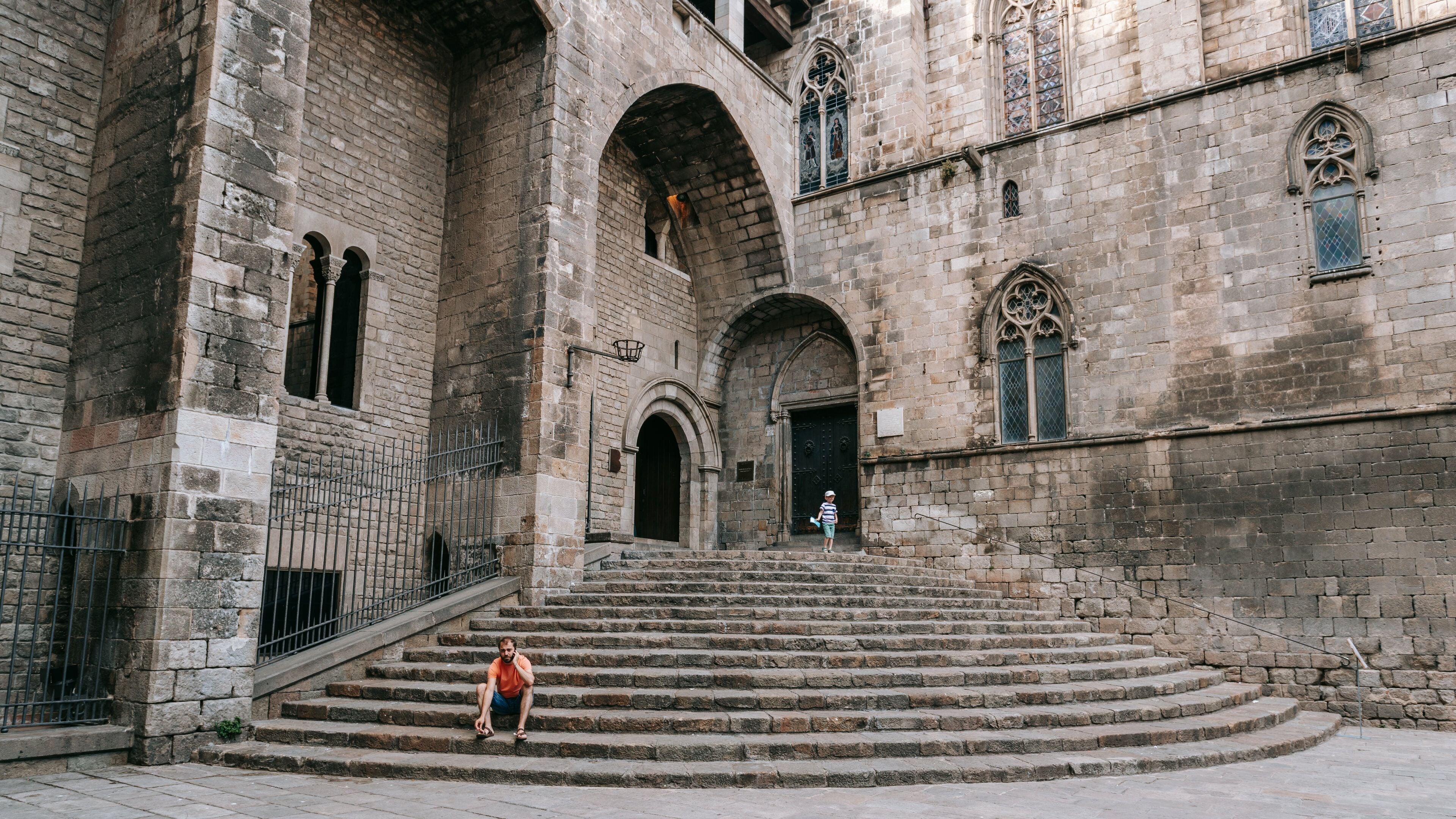 Placa del Rei showing heritage architecture and street scenes