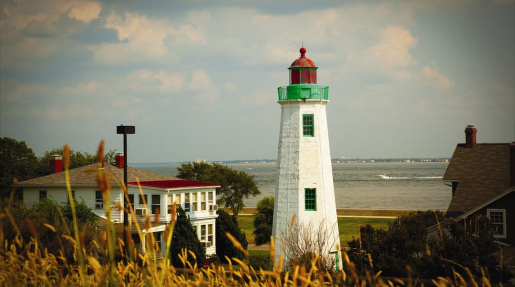 Hampton showing a coastal town and general coastal views