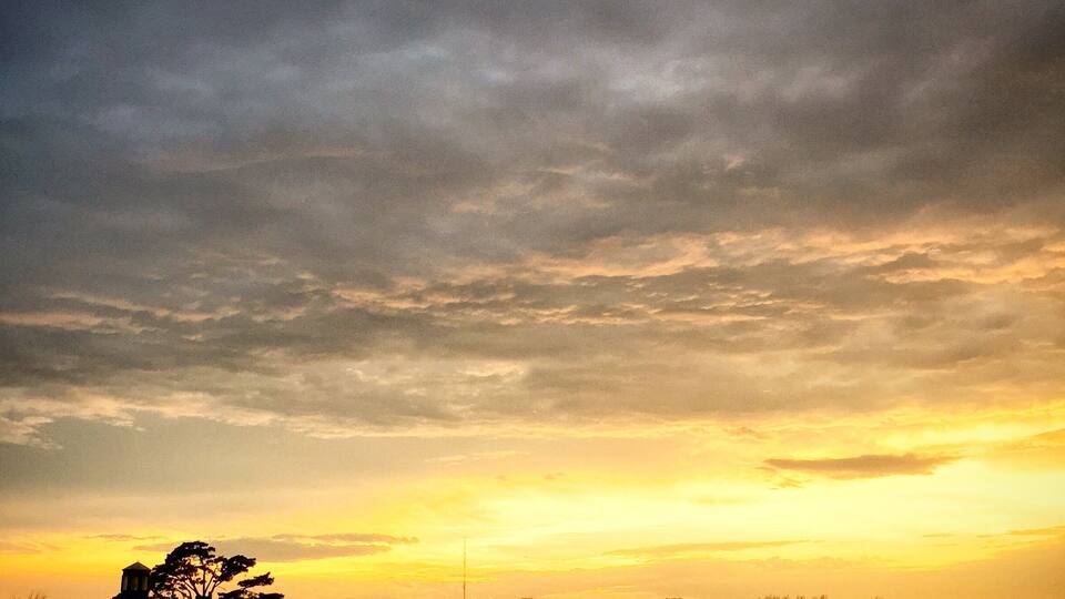 Beautiful blazing sky in the evening in southern Virginia...
#Clouds #Ominous #Sky #Virginia #Hampton #Park #Sunset #FireInTheSky