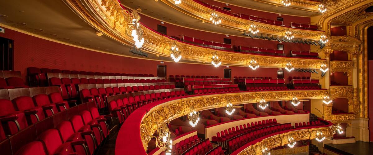 Gran Teatre del Liceu which includes interior views and theater scenes