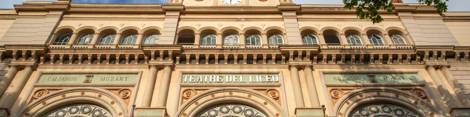 Gran Teatre del Liceu featuring heritage architecture