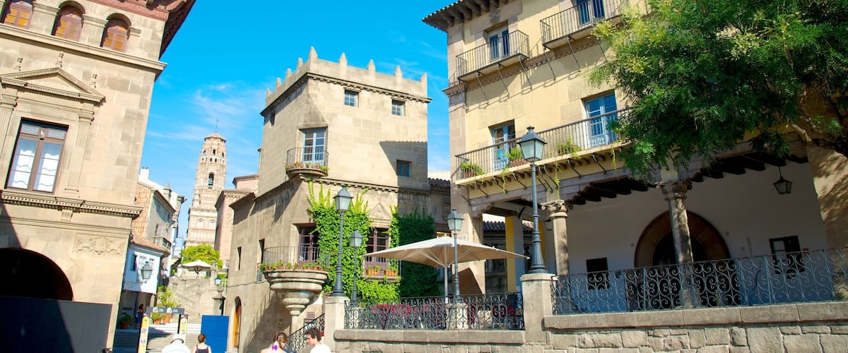 Poble Espanyol que incluye una ciudad y patrimonio de arquitectura