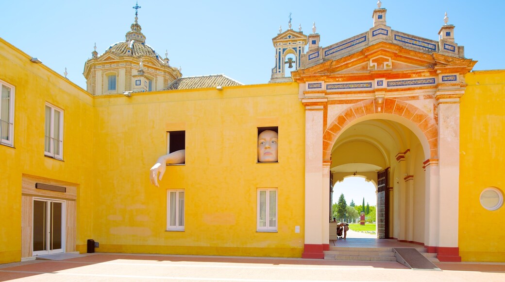 卡圖哈僧院 设有 遺跡建築 和 城堡