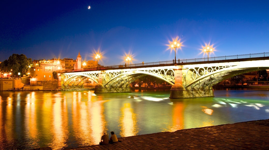 堤亞納橋 呈现出 夜景, 城市 和 河流或小溪