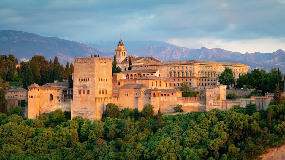 Alhambra which includes heritage architecture, landscape views and chateau or palace