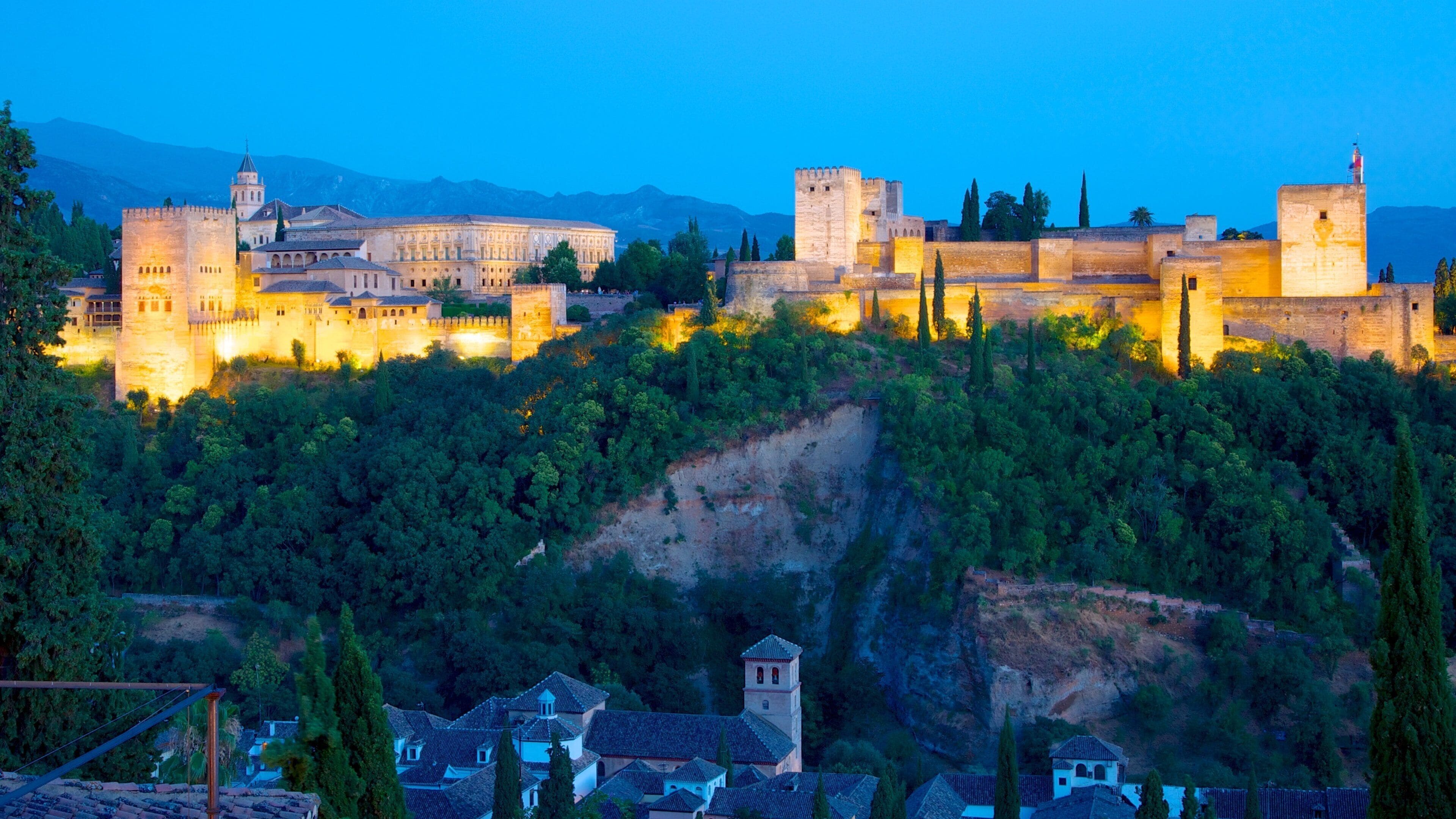 성 니콜라스 전망대 을 특징 문화유산 건축, 성 과 계곡 또는 협곡