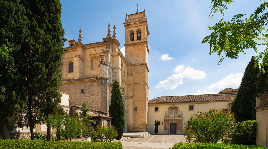 San Jeronimo Monastery which includes heritage architecture