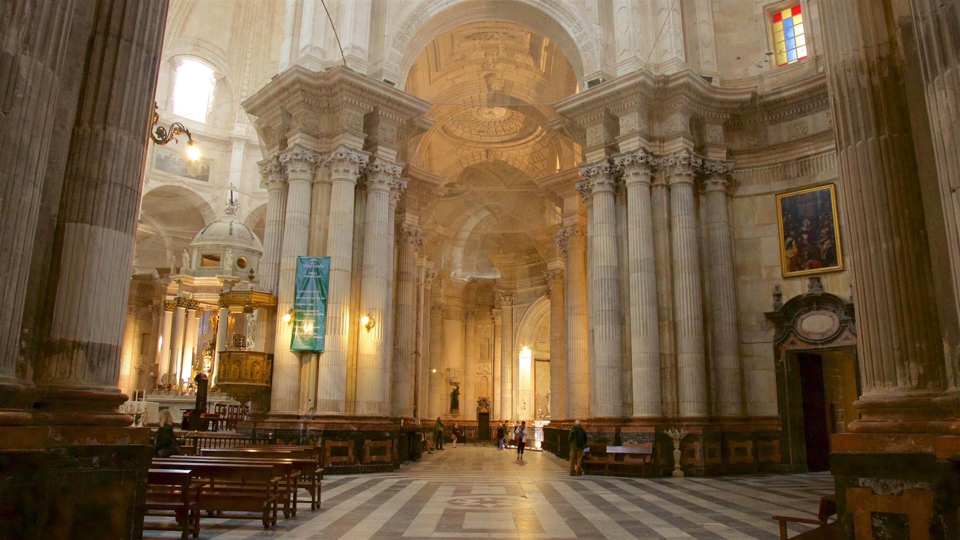 Catedral Nueva featuring a church or cathedral and interior views