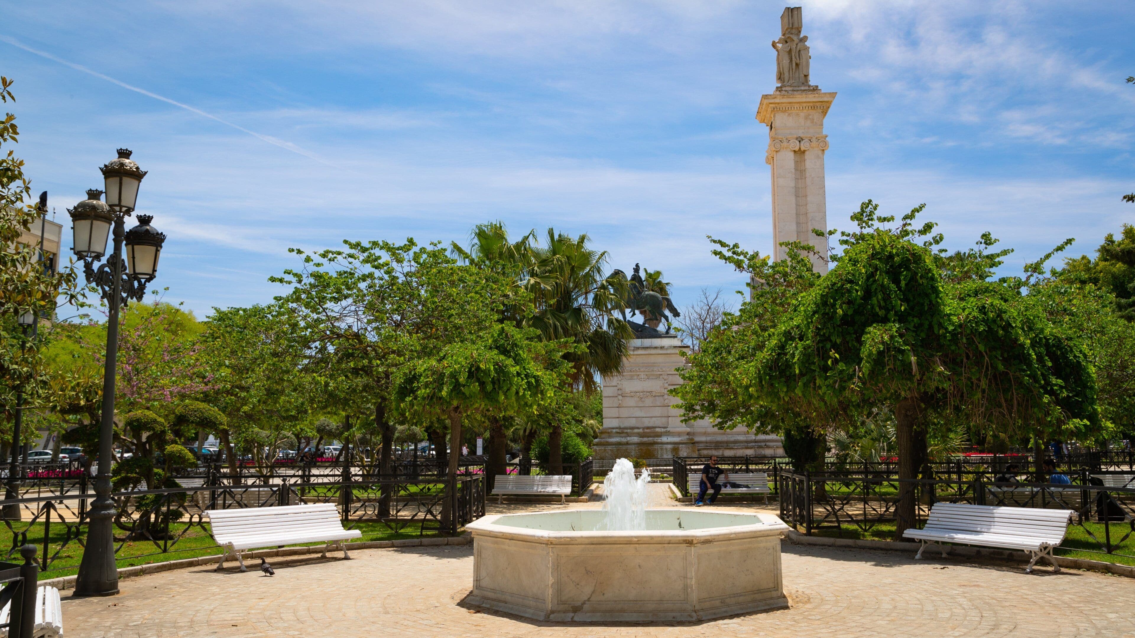 Plaza de Espana featuring a park and a fountain