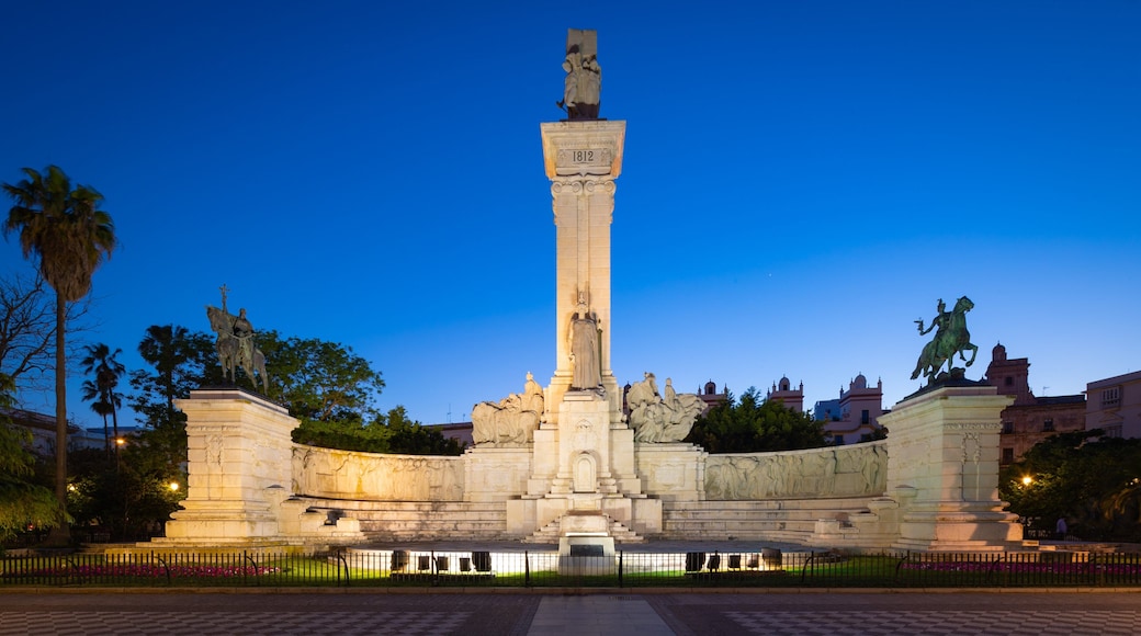 Monument to the Constitution of 1812 showing night scenes